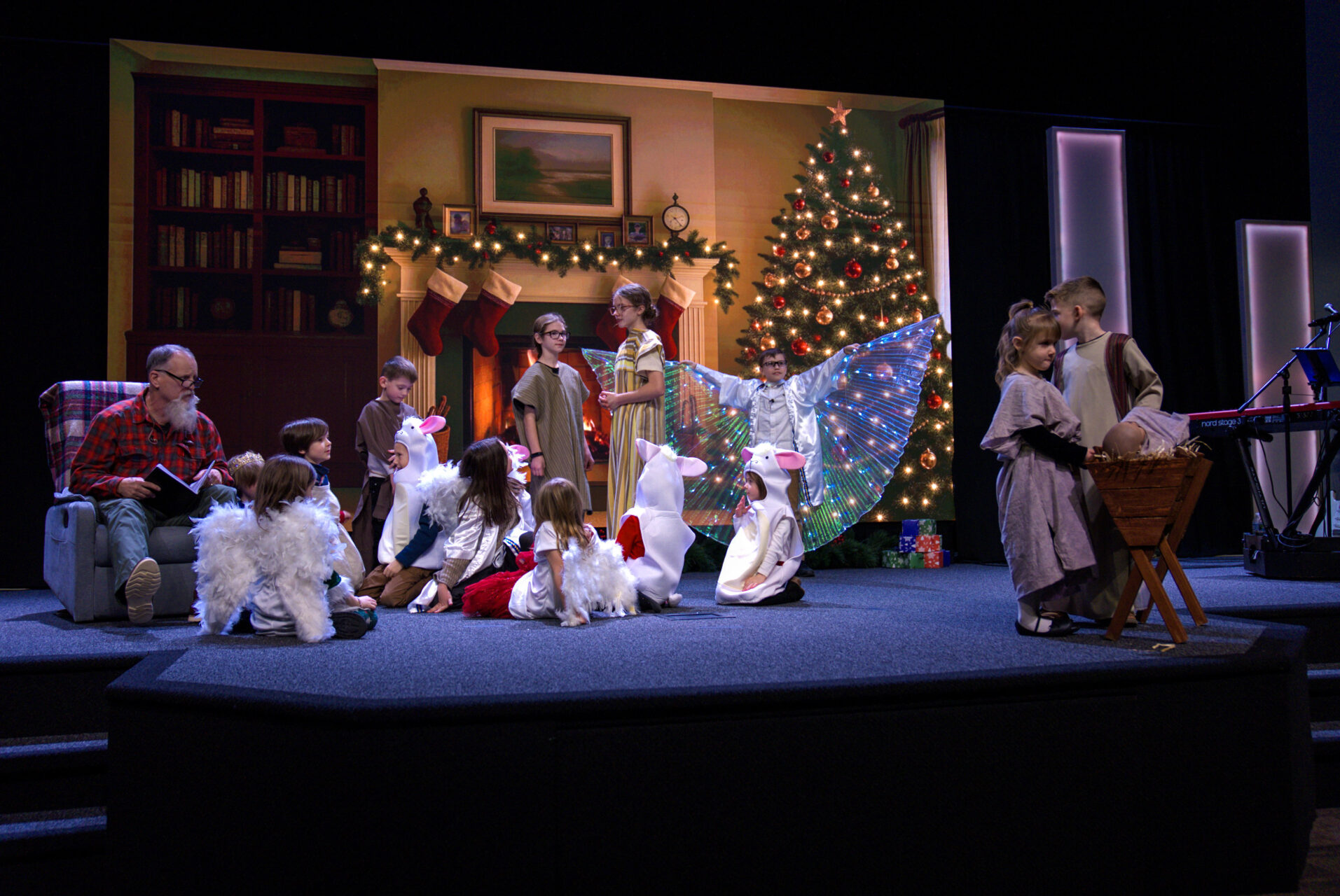 Stage Scene Kids Christmas